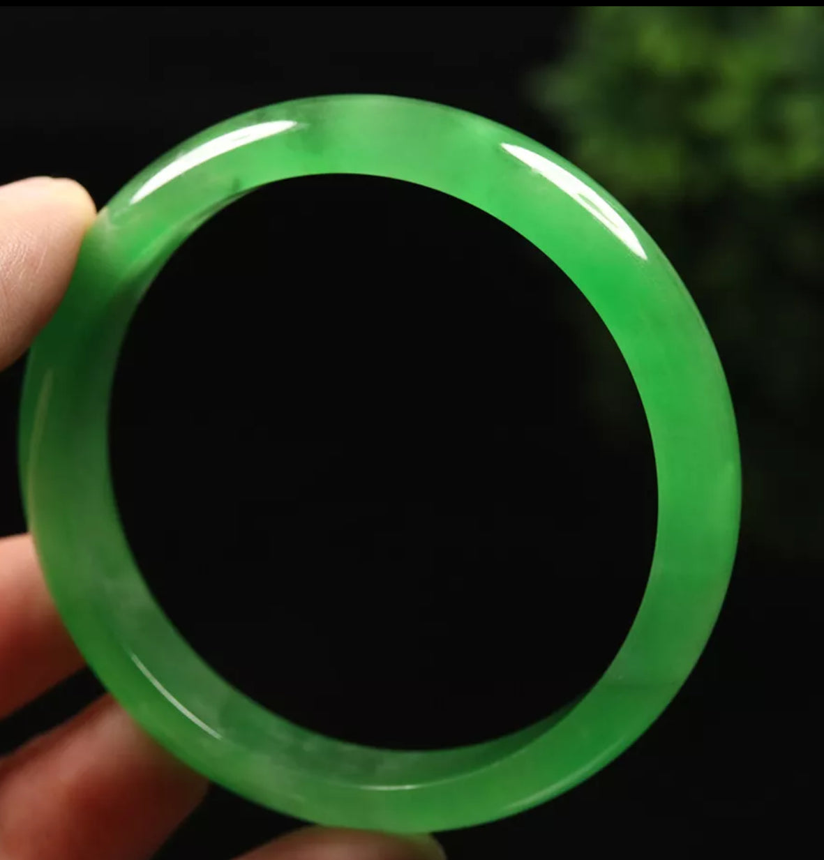 VINTAGE Medium Jadeite Green Jade Bangle Size 58mm Emerald Green Jade Shade M425 - JazzyJewelbyAmina