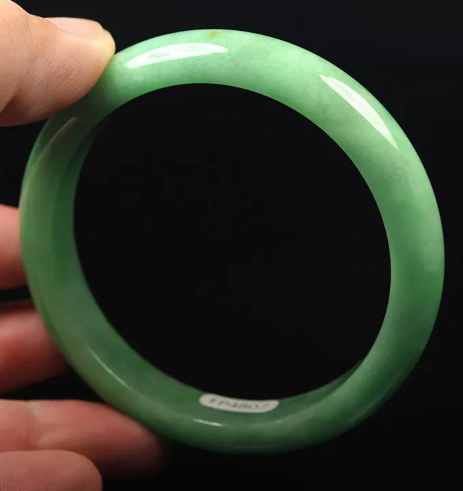 VINTAGE Large Jadeite Green Jade Bangle Size 62mm J667 - JazzyJewelbyAmina