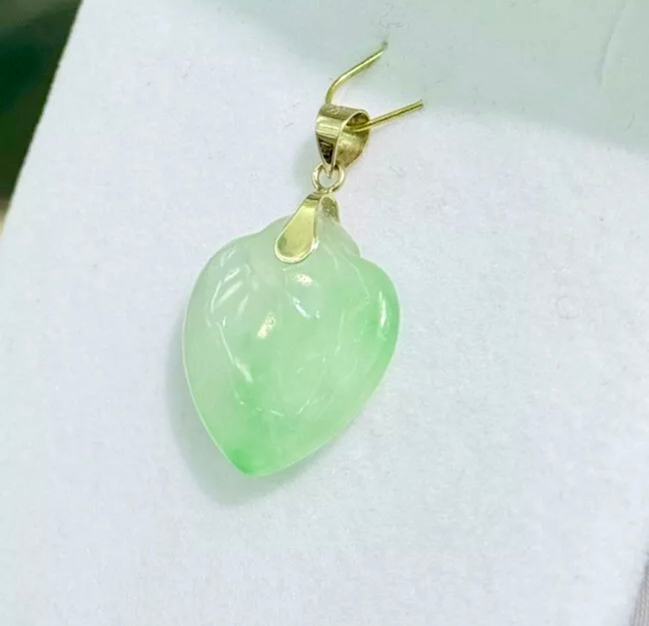 VINTAGE 14k Yellow Gold (Stamped) Green Jade Heart Pendant High Quality Burmese Jade - JazzyJewelbyAmina