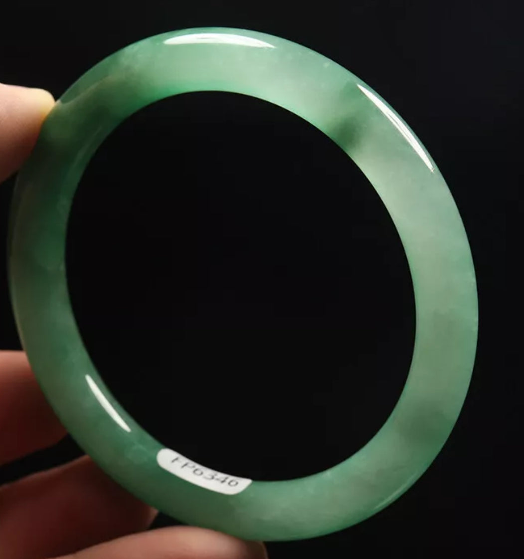 VINTAGE Medium Jadeite Green Jade Bangle Size 57mm Round Princess Cut O745 - JazzyJewelbyAmina