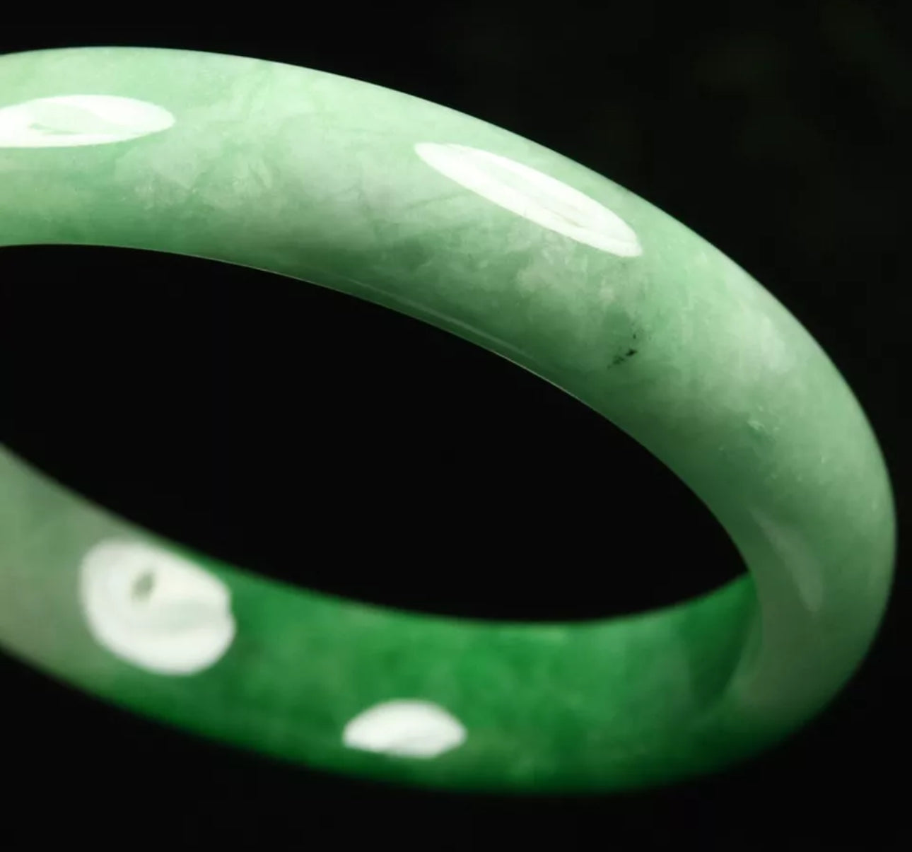 VINTAGE Small Jadeite Green Jade Bangle Size 56mm S729 - JazzyJewelbyAmina