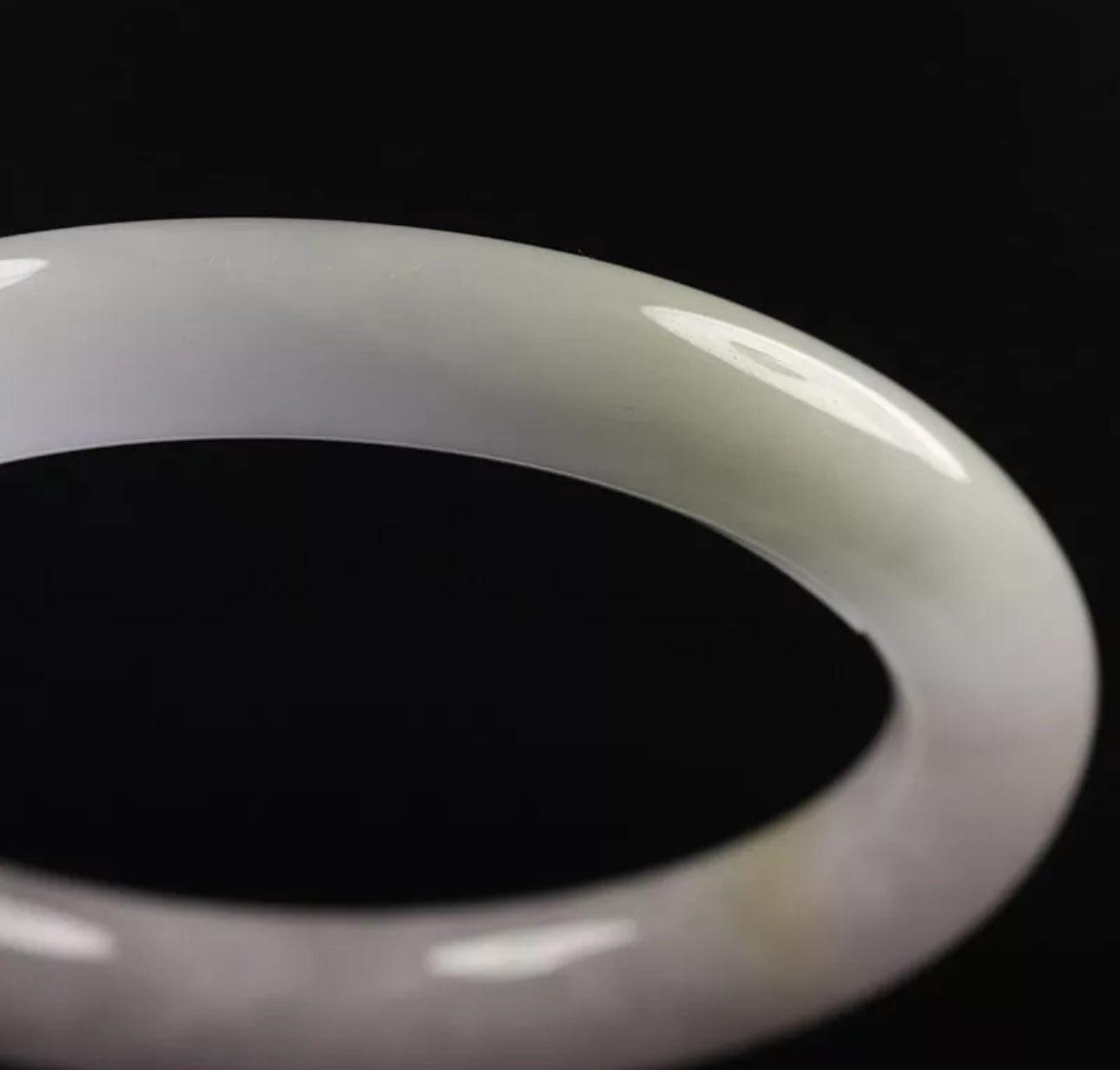 VINTAGE Small Jadeite White Lavender Jade Bangle Round Princess Chunky Cut Size 55mm U691 - JazzyJewelbyAmina