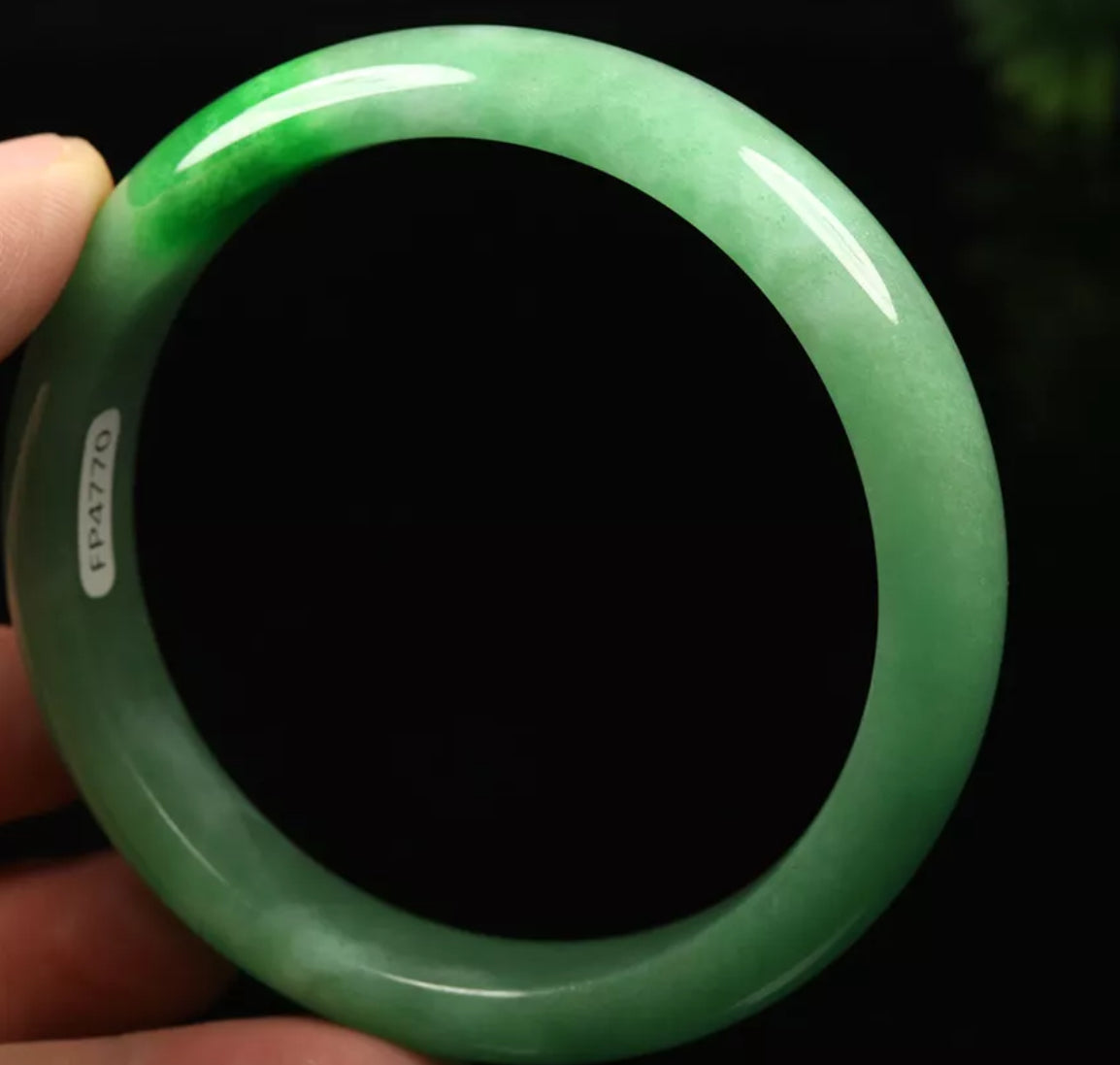 VINTAGE XL Jadeite Green Jade Bangle Size 64mm S593 - JazzyJewelbyAmina