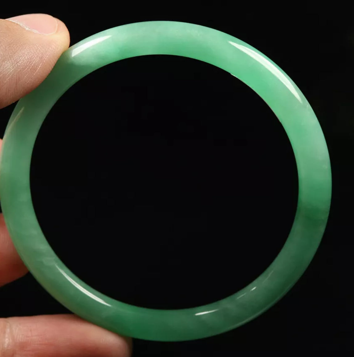 VINTAGE Medium Jadeite Green Jade Bangle Size 58mm Round Princess Cut Bright Apple Green O789 - JazzyJewelbyAmina