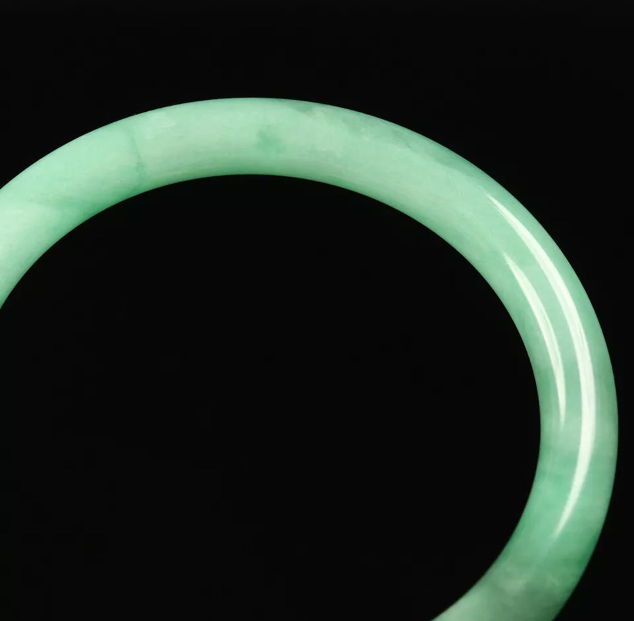 VINTAGE Medium Jadeite Green Jade Bangle Size 58mm Round Princess Cut Size Apple Green Jade! D379 - JazzyJewelbyAmina