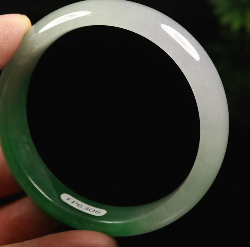 VINTAGE Small Jadeite Green/Lavender Jade Bangle Size 56 MM White Lavender ICY Jade! G665 - JazzyJewelbyAmina