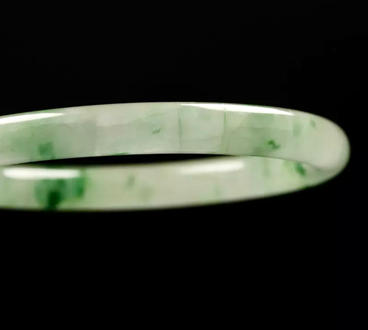 VINTAGE Medium Jadeite Green White Jade Bangle Size 59mm Round Princess Cut G043 - JazzyJewelbyAmina