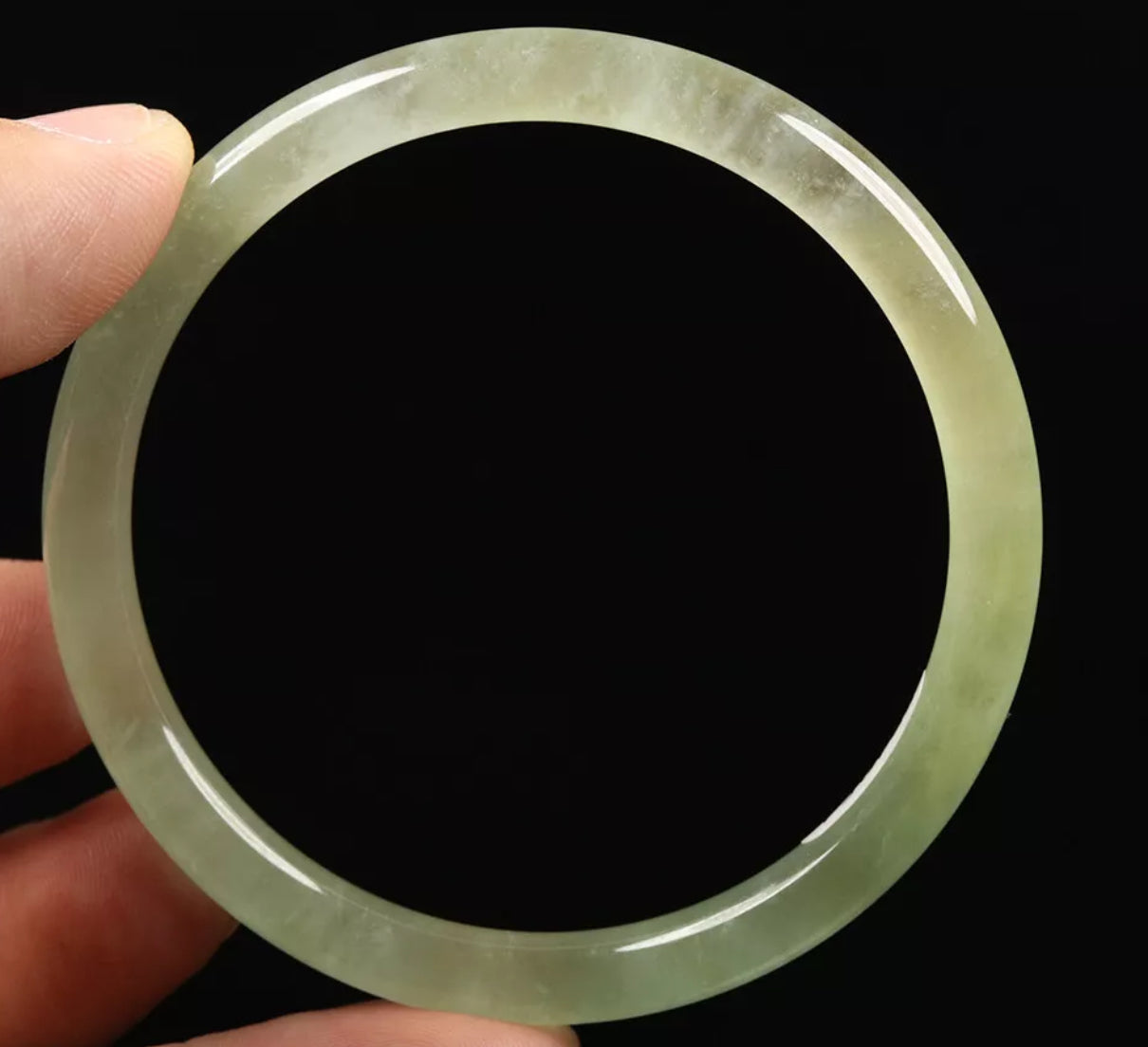 VINTAGE Medium Jadeite ICY Green Jade bangle Size 57 mm Round Princess Cut U954
