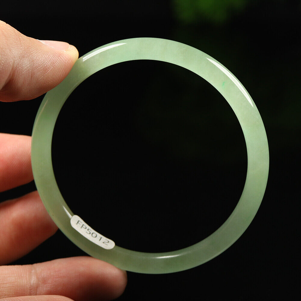 VINTAGE Medium Jadeite Green Jade Bangle Size 57 MM Round Princess Thin Cut U077