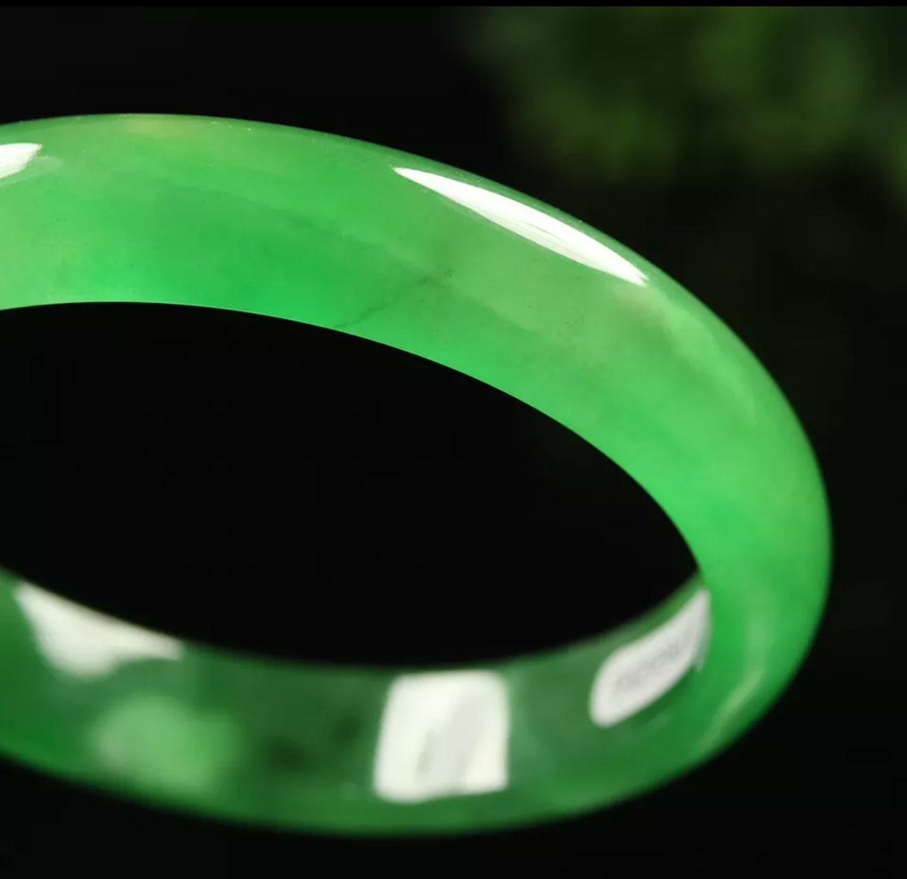 VINTAGE Medium Jadeite Green Jade Bangle Size 58mm Emerald Green Jade Shade M425 - JazzyJewelbyAmina