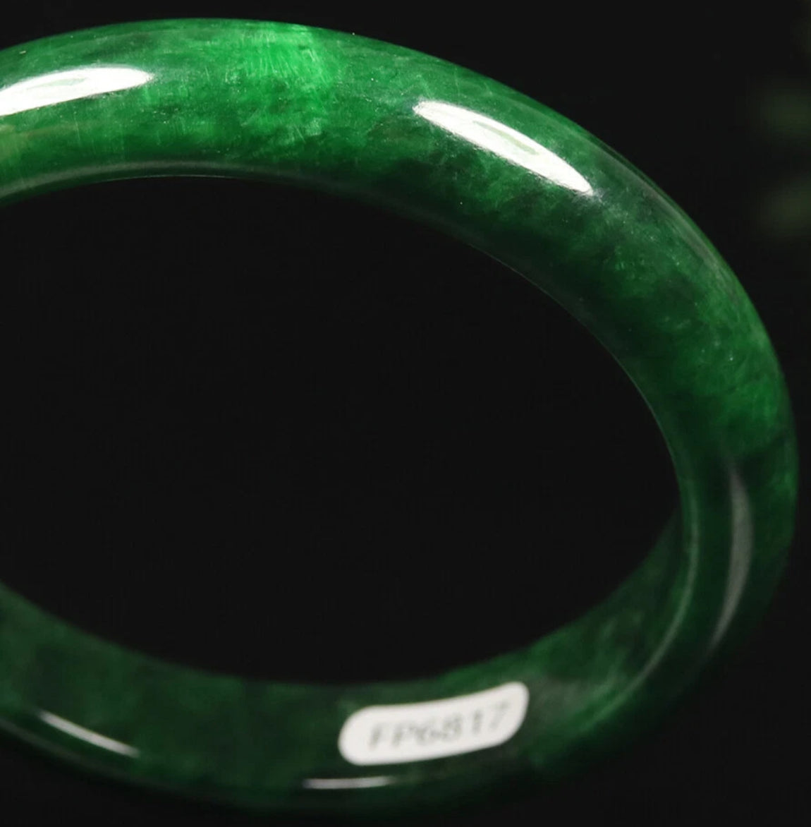 VINTAGE Medium Jadeite Green Hade Bangle size 58mm Y687
