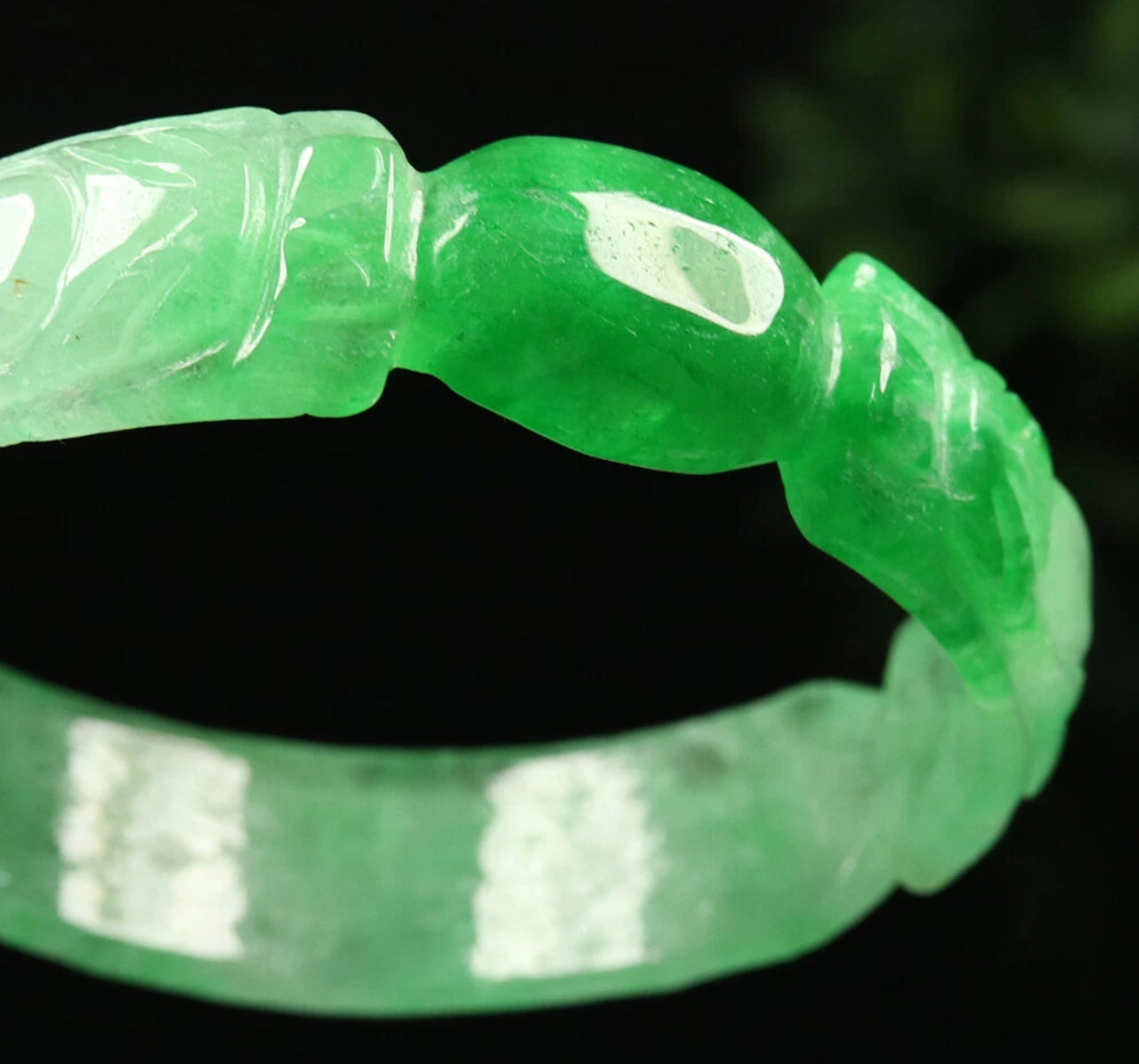 VINTAGE Large Jadeite Green Jade Handcarved Dragon Phoenix Size 60 mm - Emerald Green Jade U179
