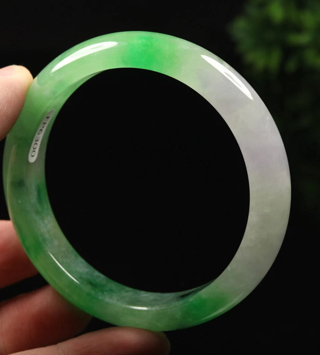 VINTAGE Medium Jadeite Green Lavender Icy Jade Bangle Size 59mm U653