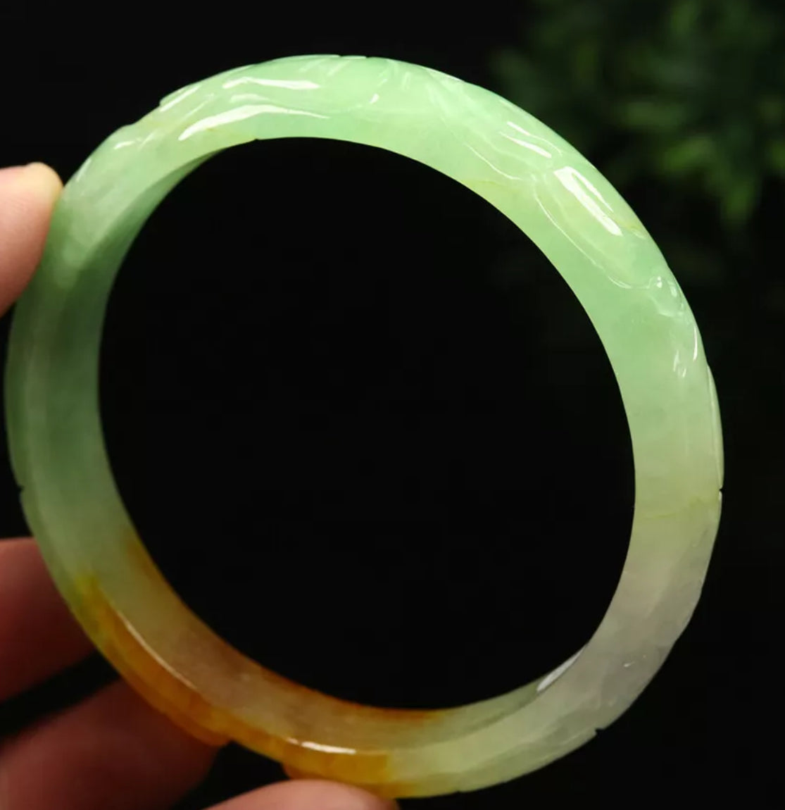 VINTAGE XL Jadeite Green/Brown Jade Bangle Handcarved Ruyi Bat Size 64mm J399 - JazzyJewelbyAmina