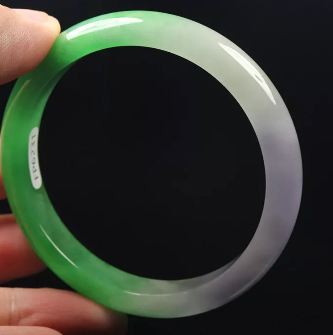 VINTAGE Medium Jadeite Green/Lavender Jade Bangle Size 58mm U515 - JazzyJewelbyAmina