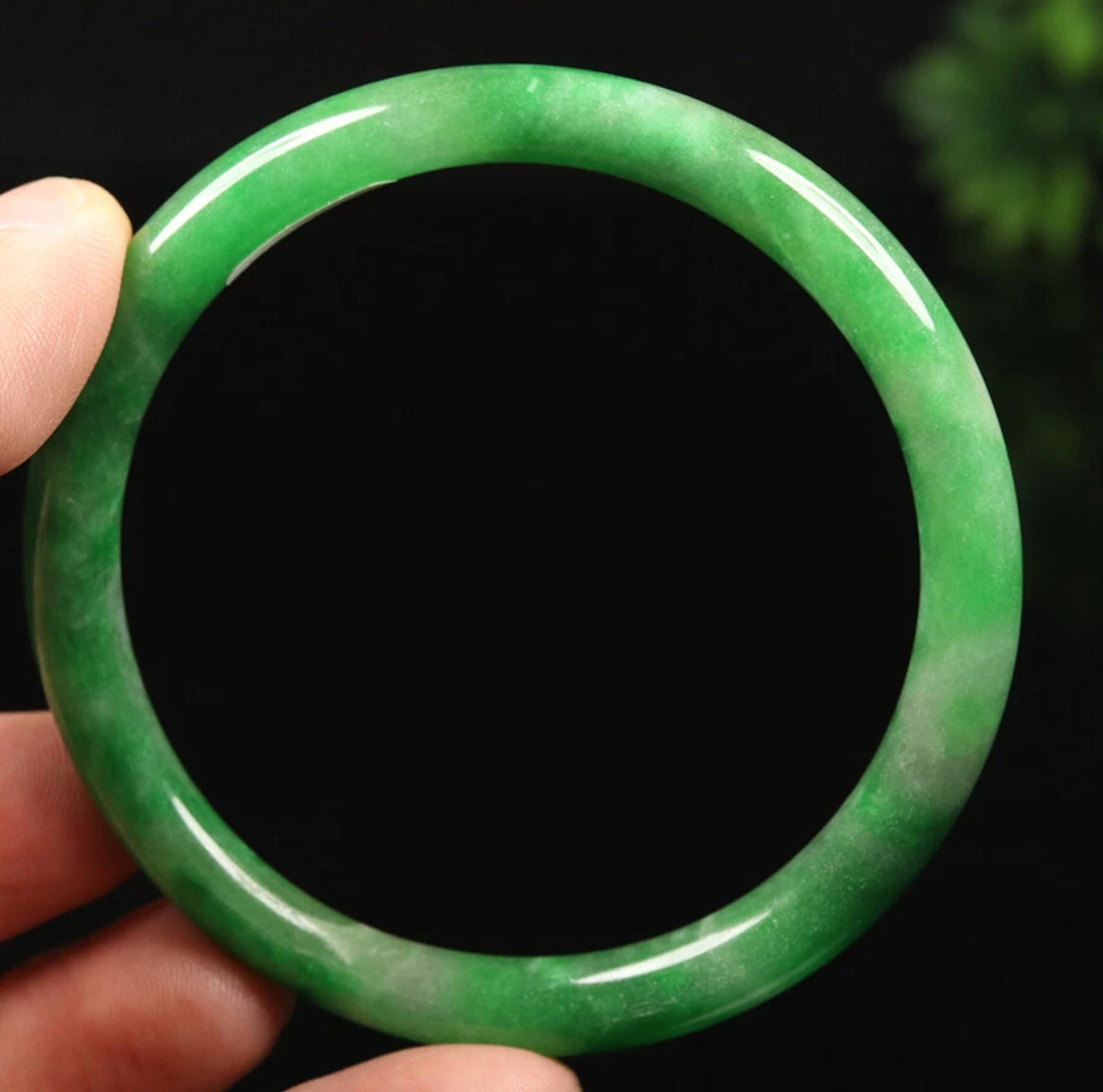 VINTAGE Medium Jadeite Green Jade Bangle Size 59mm Round Princess Cut Imperial Green Jade U3141