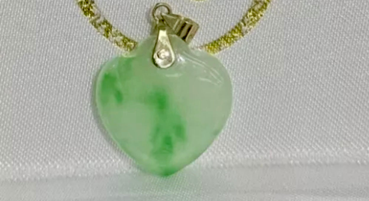 VINTAGE 14k Yellow Gold (Stamped) Green Jade Heart Pendant High Quality Burmese Jade - JazzyJewelbyAmina