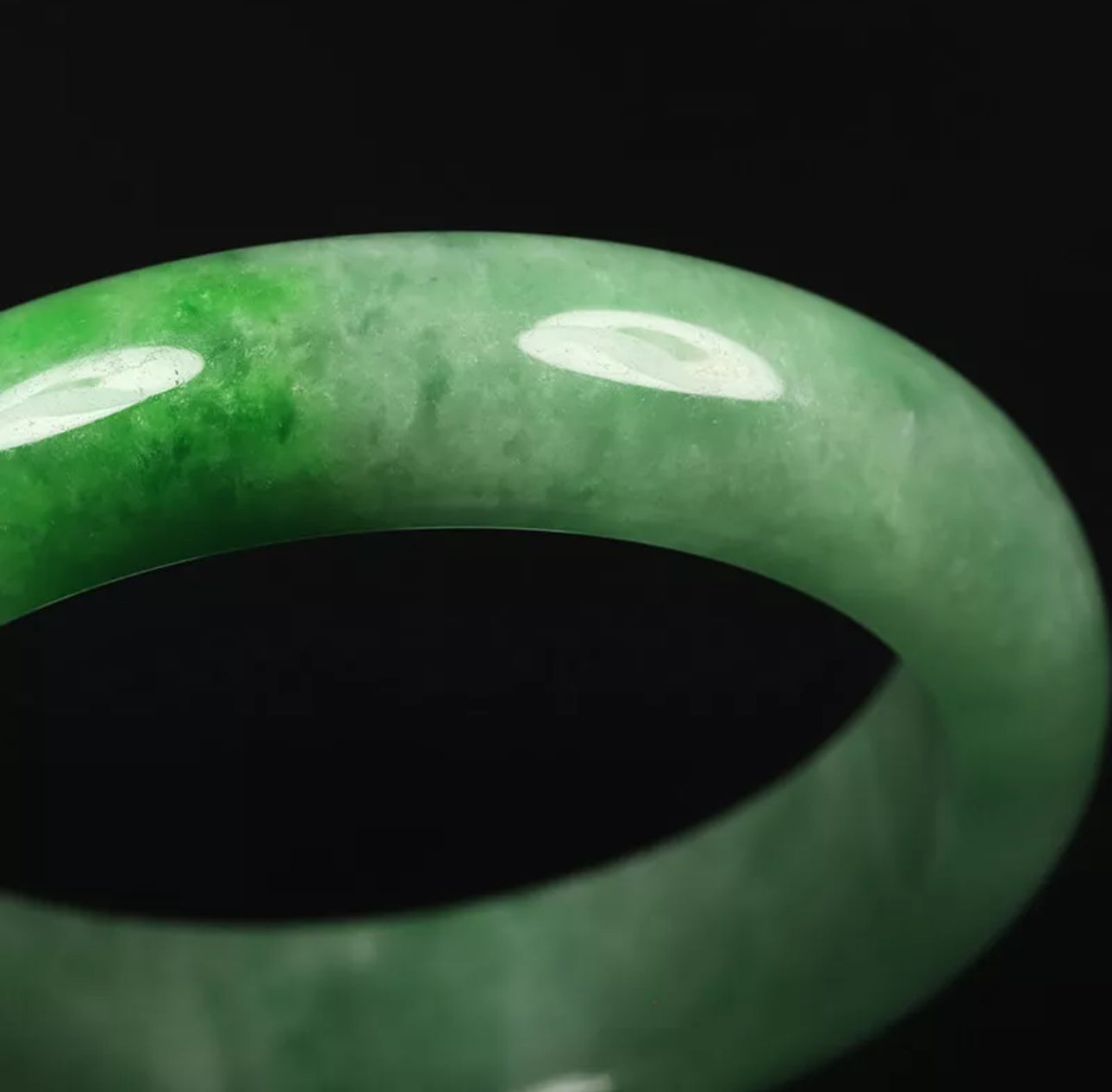 VINTAGE Medium Jadeite Green Jade Bangle Size 58mm Pop Green Jade! N723 - JazzyJewelbyAmina