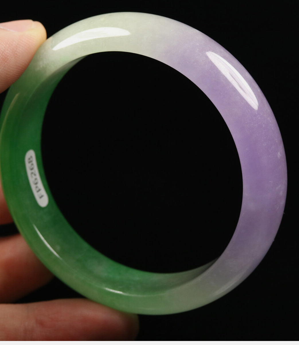 VINTAGE Medium Jadeite Green/Lavender Jade Bangle Size 59 MM G268 - JazzyJewelbyAmina
