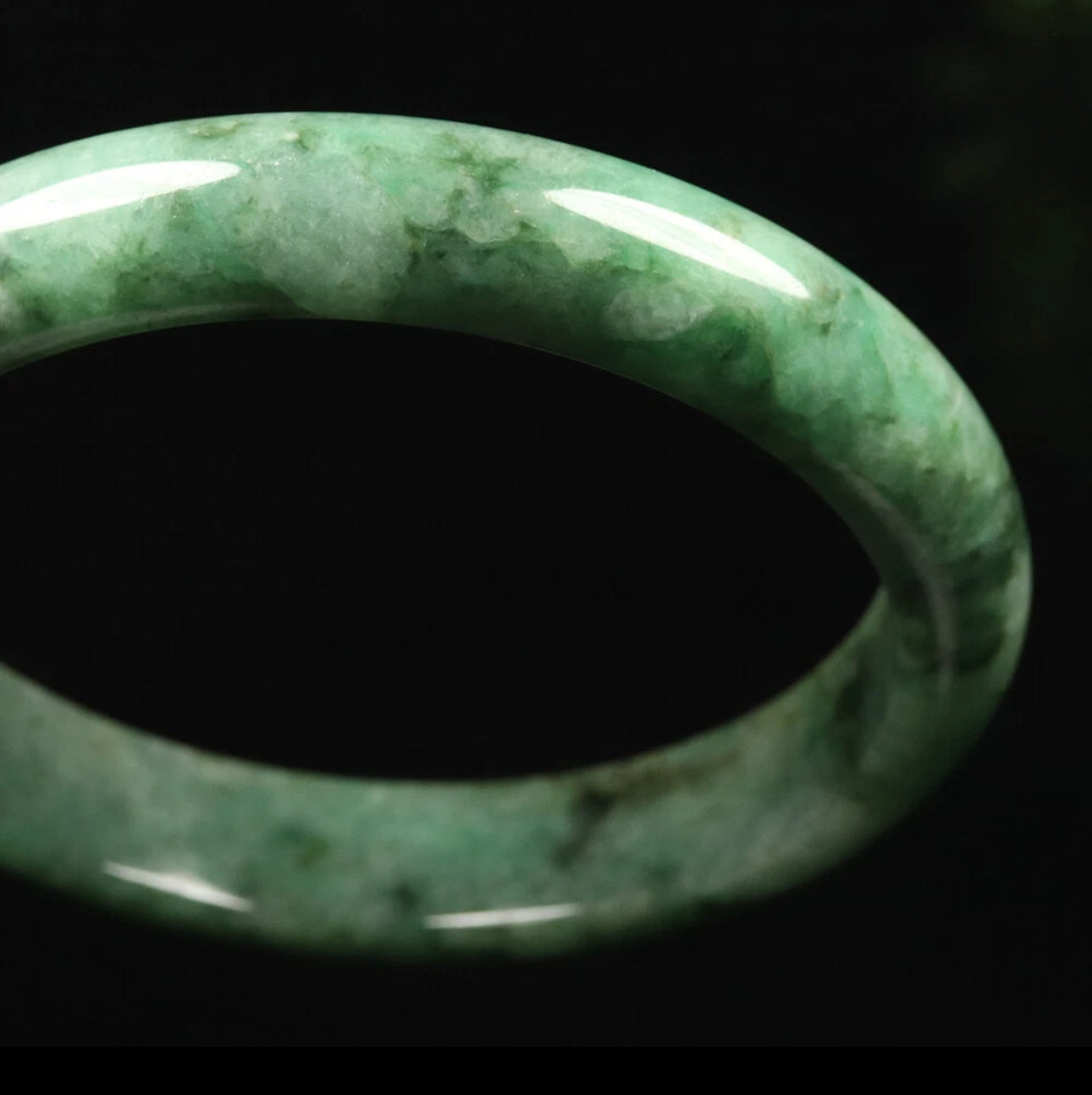 VINTAGE Large Certified Jadeite Green Jade Bangle Size 62 MM S063