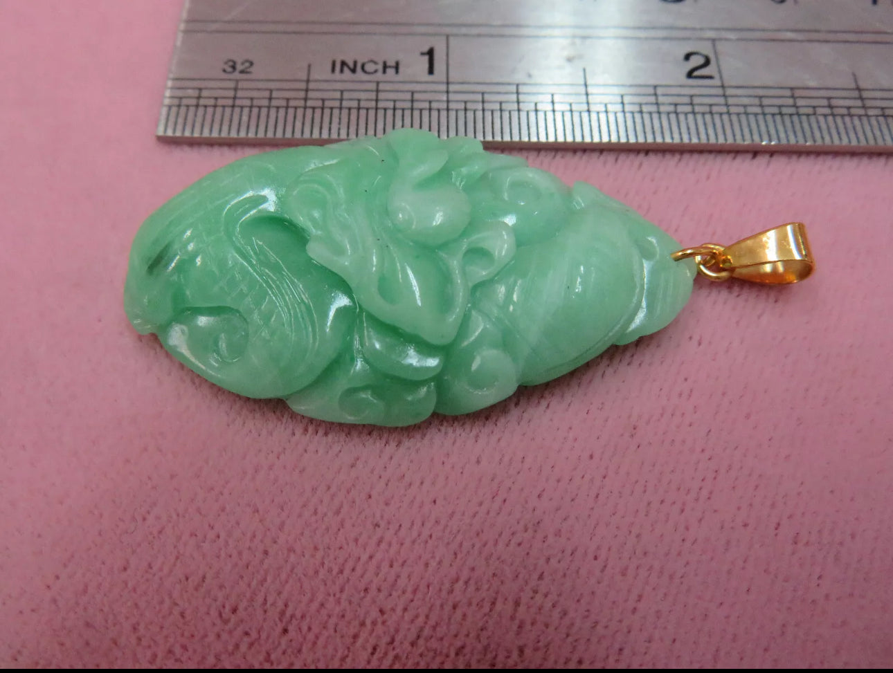 VINTAGE Jadeite Green Jade Pendant Handcarved Dragon 14k Yellow Gold (585 stamped) M319 - JazzyJewelbyAmina