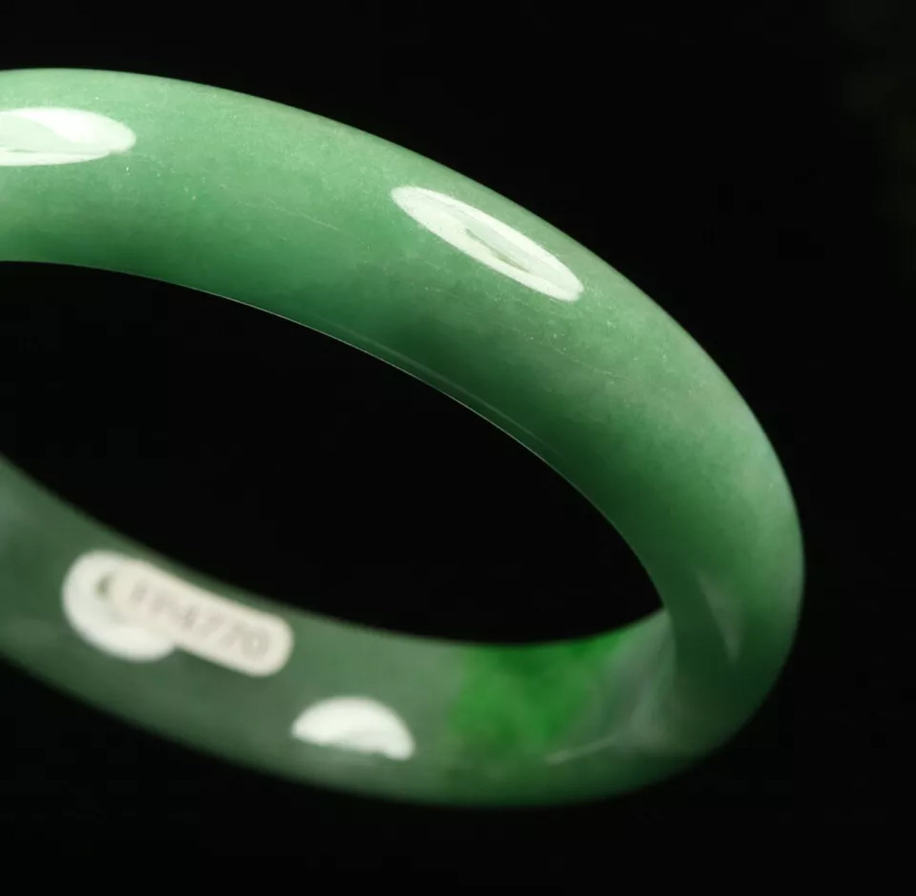VINTAGE XL Jadeite Green Jade Bangle Size 64mm S593 - JazzyJewelbyAmina