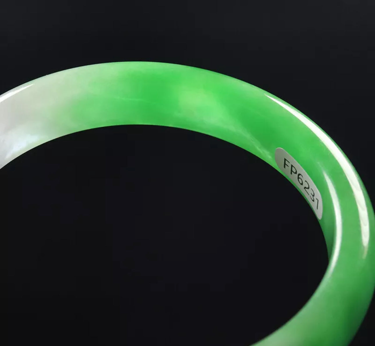VINTAGE Medium Jadeite Green/Lavender Jade Bangle Size 58mm U515 - JazzyJewelbyAmina