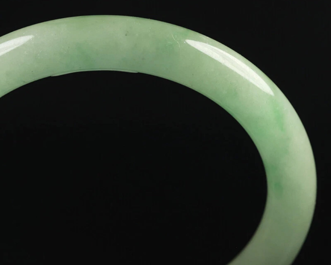 VINTAGE Small Jadeite Green Jade Bangle Size 55 MM Round Princess Cut G595 - JazzyJewelbyAmina