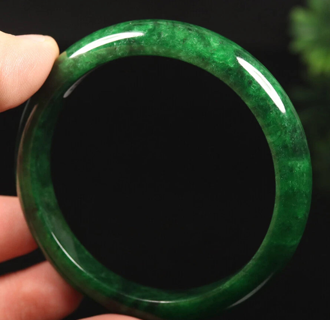 VINTAGE Medium Jadeite Green Hade Bangle size 58mm Y687