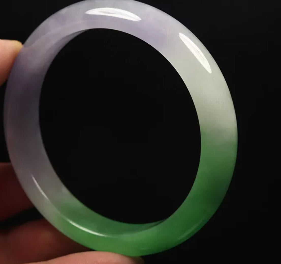 VINTAGE Medium Jadeite Green Jade Bangle Size 58mm D481 - JazzyJewelbyAmina