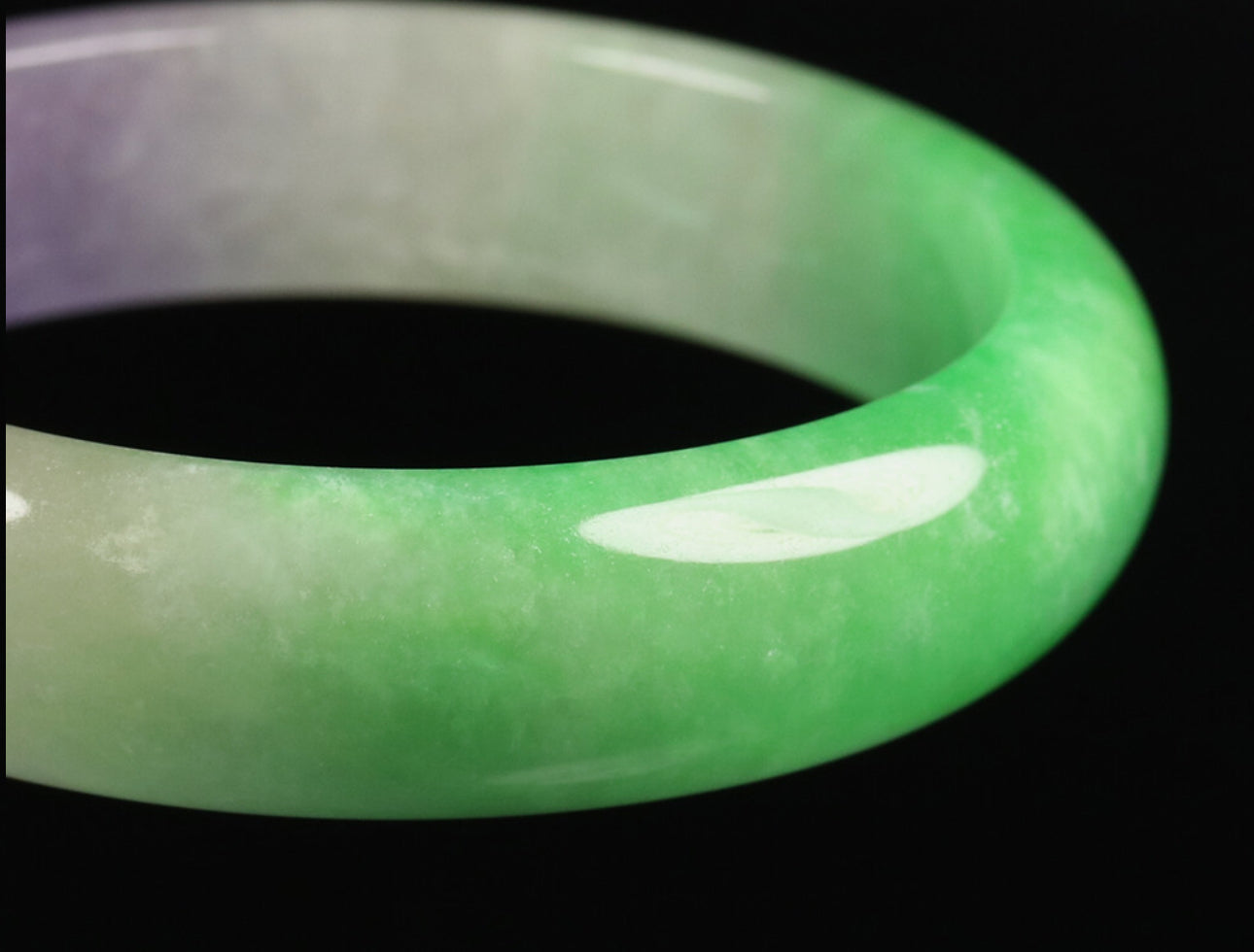 VINTAGE Medium Jadeite Green/Lavender Jade Bangle Size 59 MM G268 - JazzyJewelbyAmina