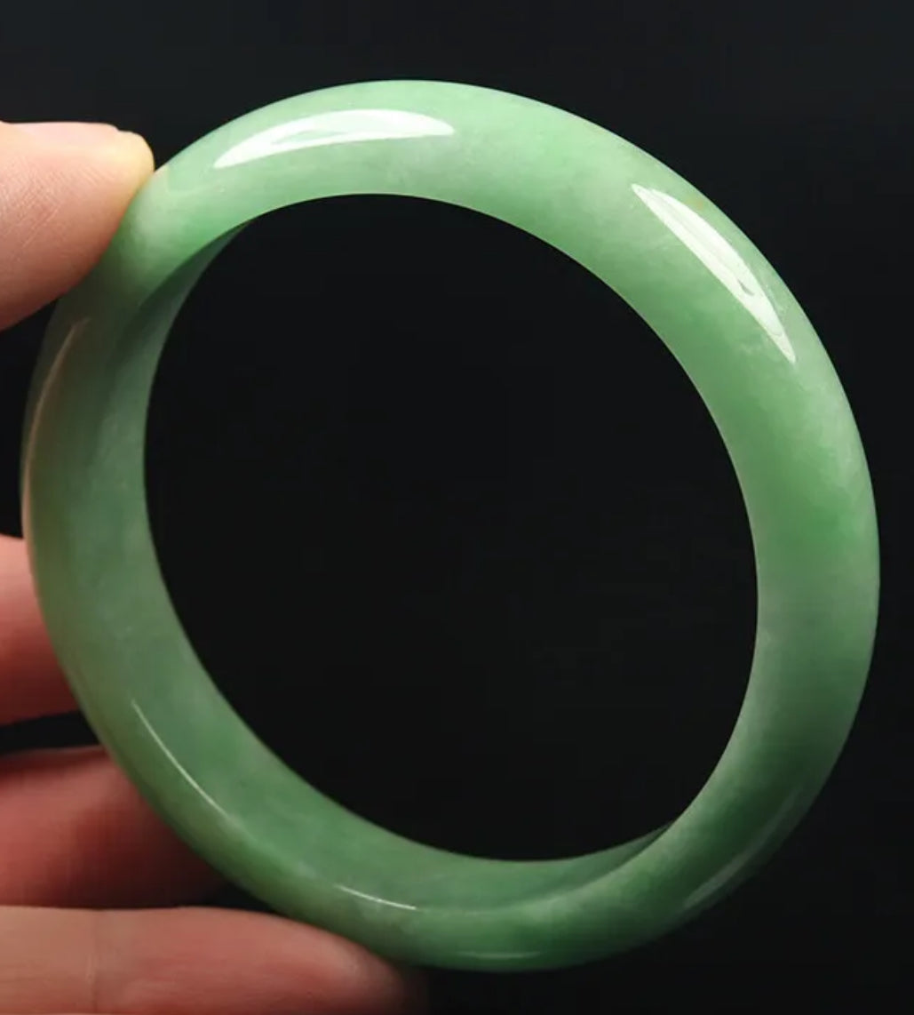 VINTAGE Large Jadeite Green Jade Bangle Size 60mm Y785 - JazzyJewelbyAmina