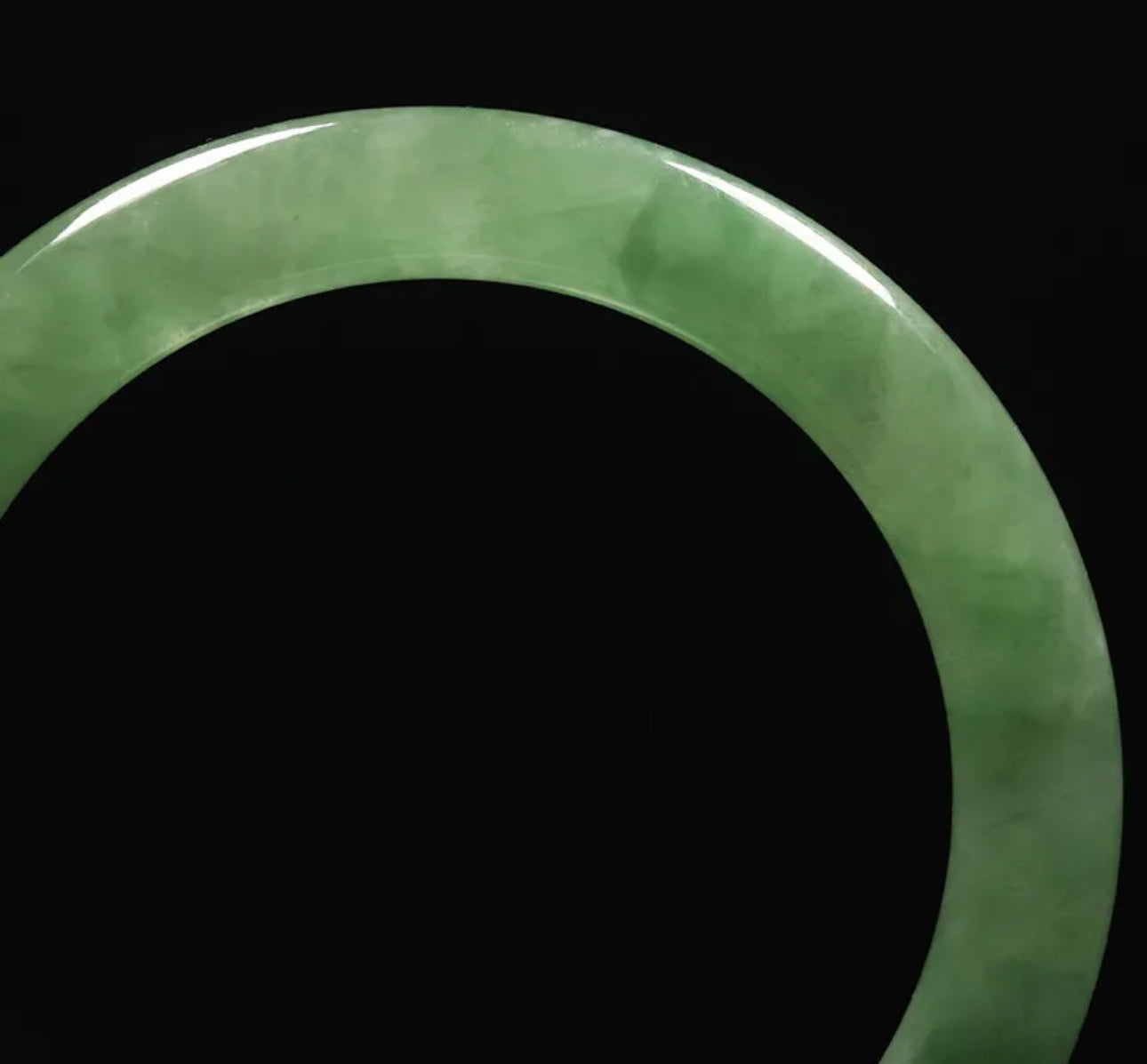 VINTAGE Small Jadeite Green Jade Bangle Round Princess Cut Size 55mm Y395 - JazzyJewelbyAmina