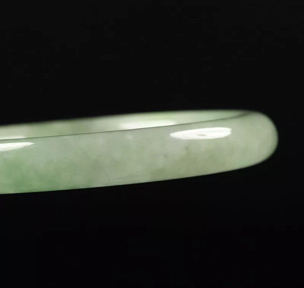 VINTAGE Medium Icy Jadeite Green Jade Bangle Size 58mm Round Princess Cut O543 - JazzyJewelbyAmina