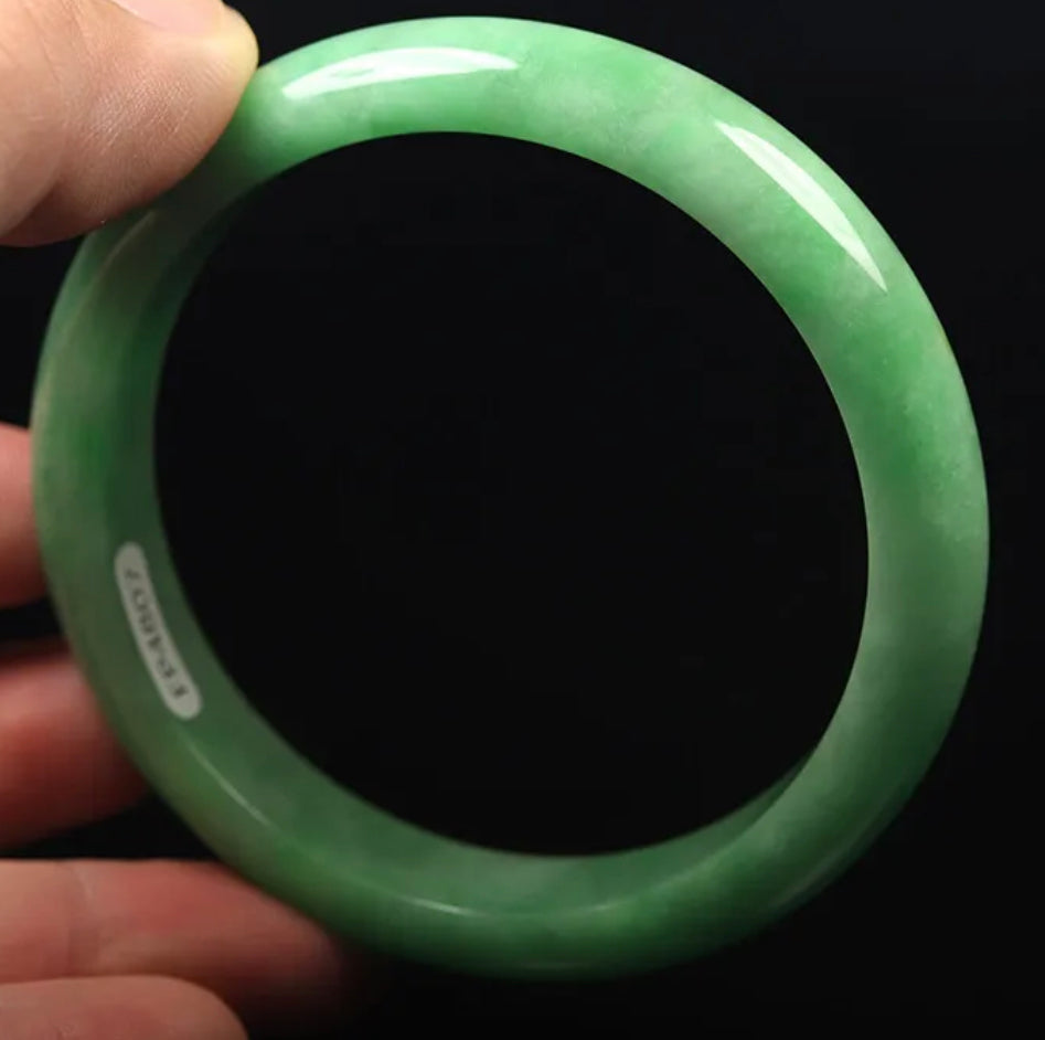 VINTAGE Large Jadeite Green Jade Bangle Size 62mm J667 - JazzyJewelbyAmina