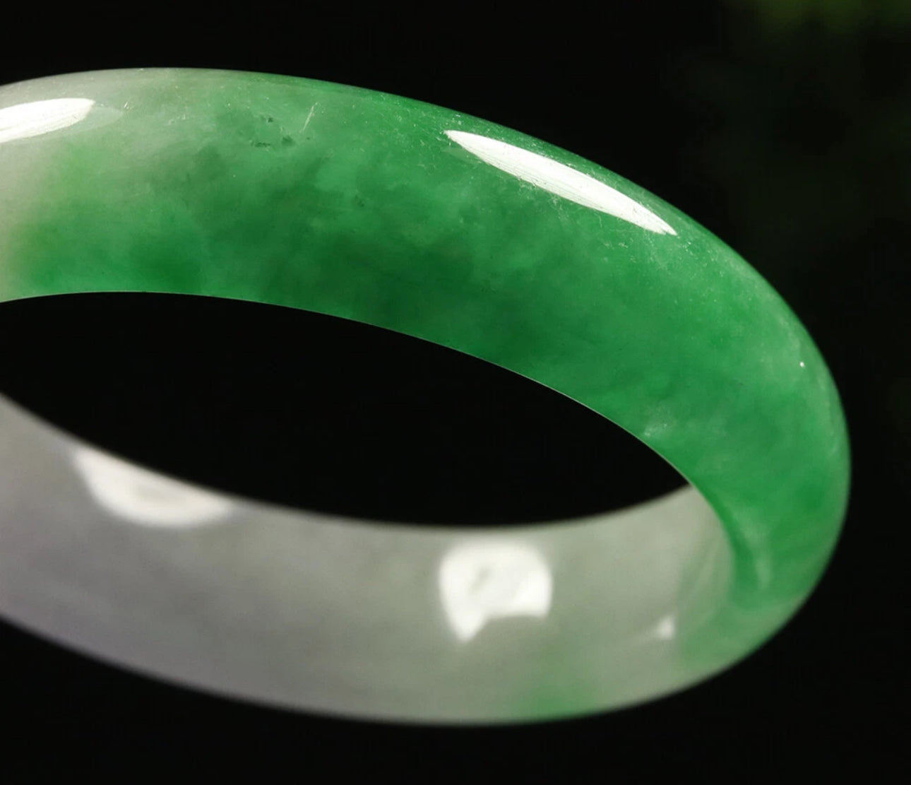 VINTAGE Small Jadeite Green/Lavender Jade Bangle Size 56 MM White Lavender ICY Jade! G665 - JazzyJewelbyAmina