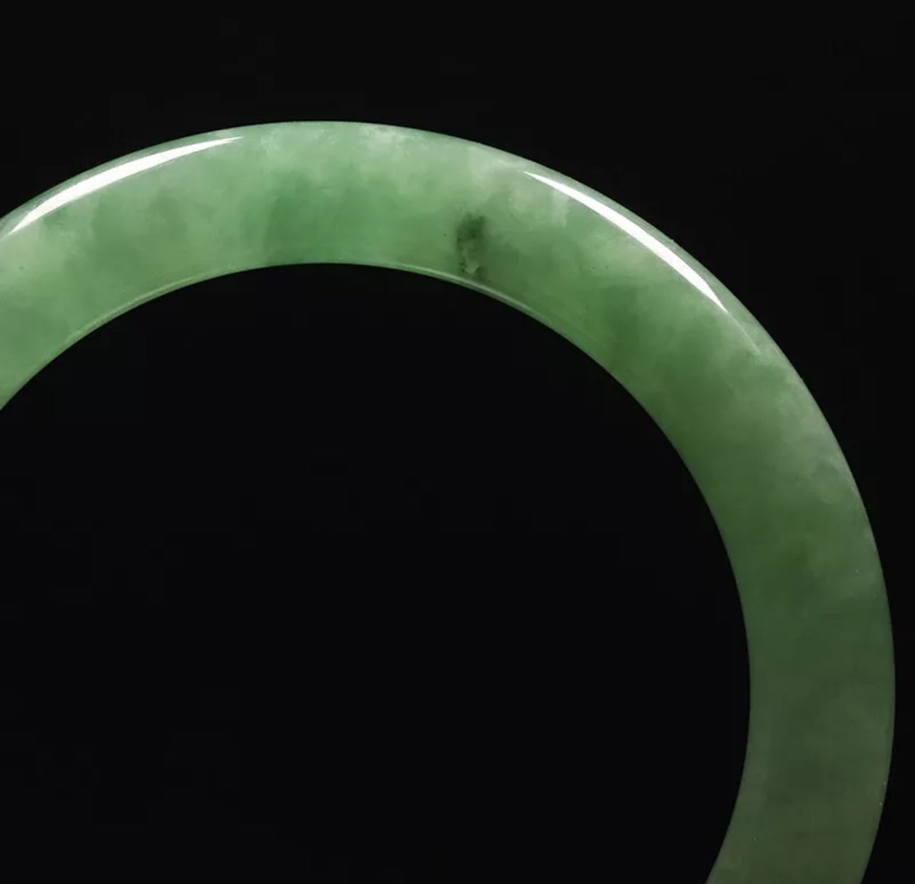 VINTAGE Small Jadeite Green Jade Bangle Round Princess Cut Size 55mm Y395 - JazzyJewelbyAmina