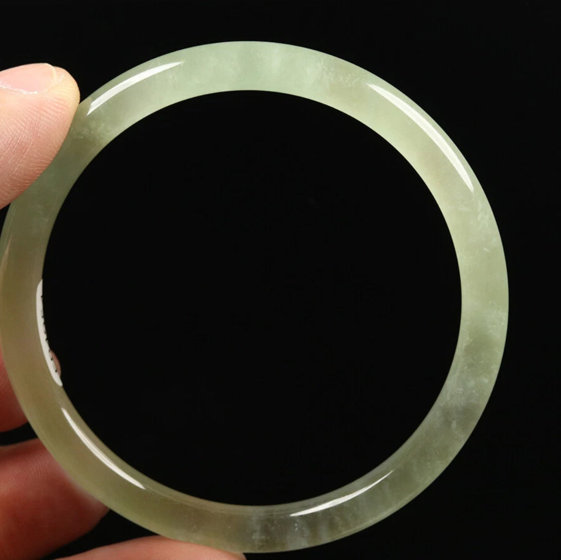 VINTAGE Medium Jadeite ICY Green Jade bangle Size 57 mm Round Princess Cut U954