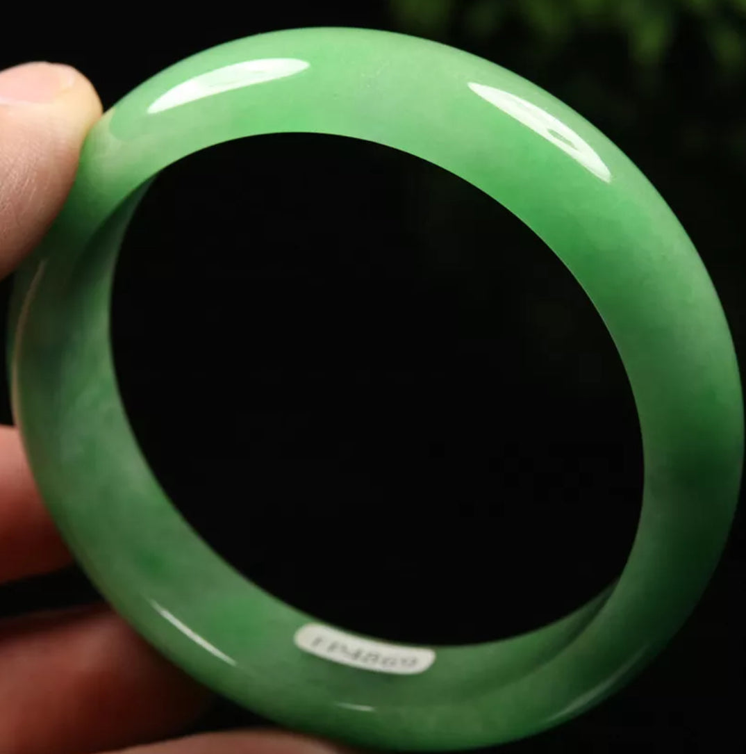 VINTAGE Large Jadeite Green Jade Bangle Size 60mm J791 - JazzyJewelbyAmina