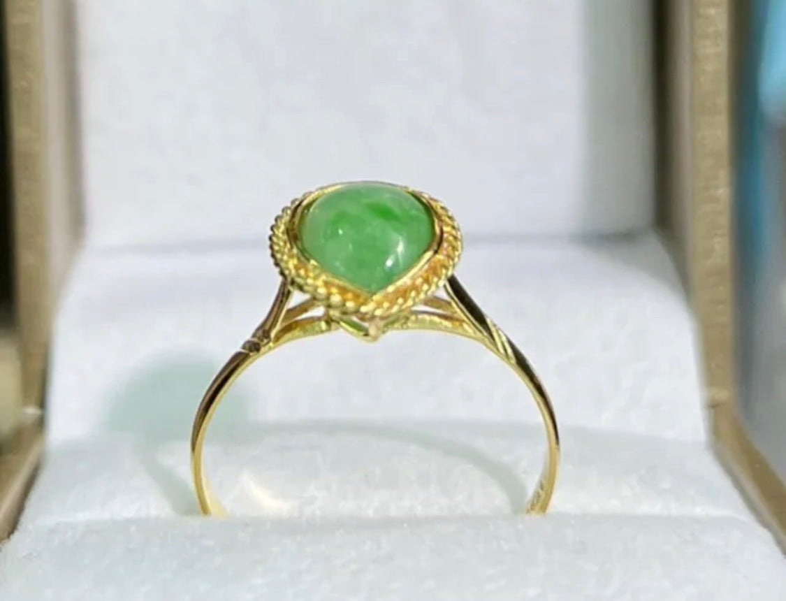 VINTAGE Jade Pear Shaped 14K Solid Gold Ring Size 7.5 US - JazzyJewelbyAmina