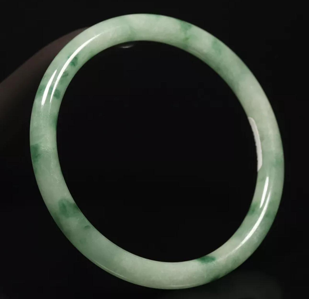 VINTAGE Medium Jadeite Green/White Jade Bangle Size 59mm Round Princess Cut Size 59mm G123 - JazzyJewelbyAmina