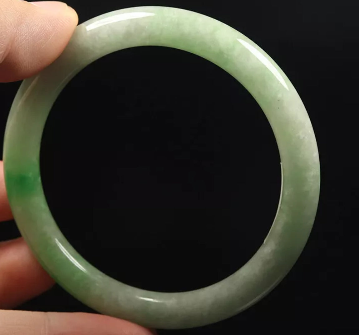 VINTAGE Medium Jadeite Green Jade Bangle Size 59mm O755 - JazzyJewelbyAmina