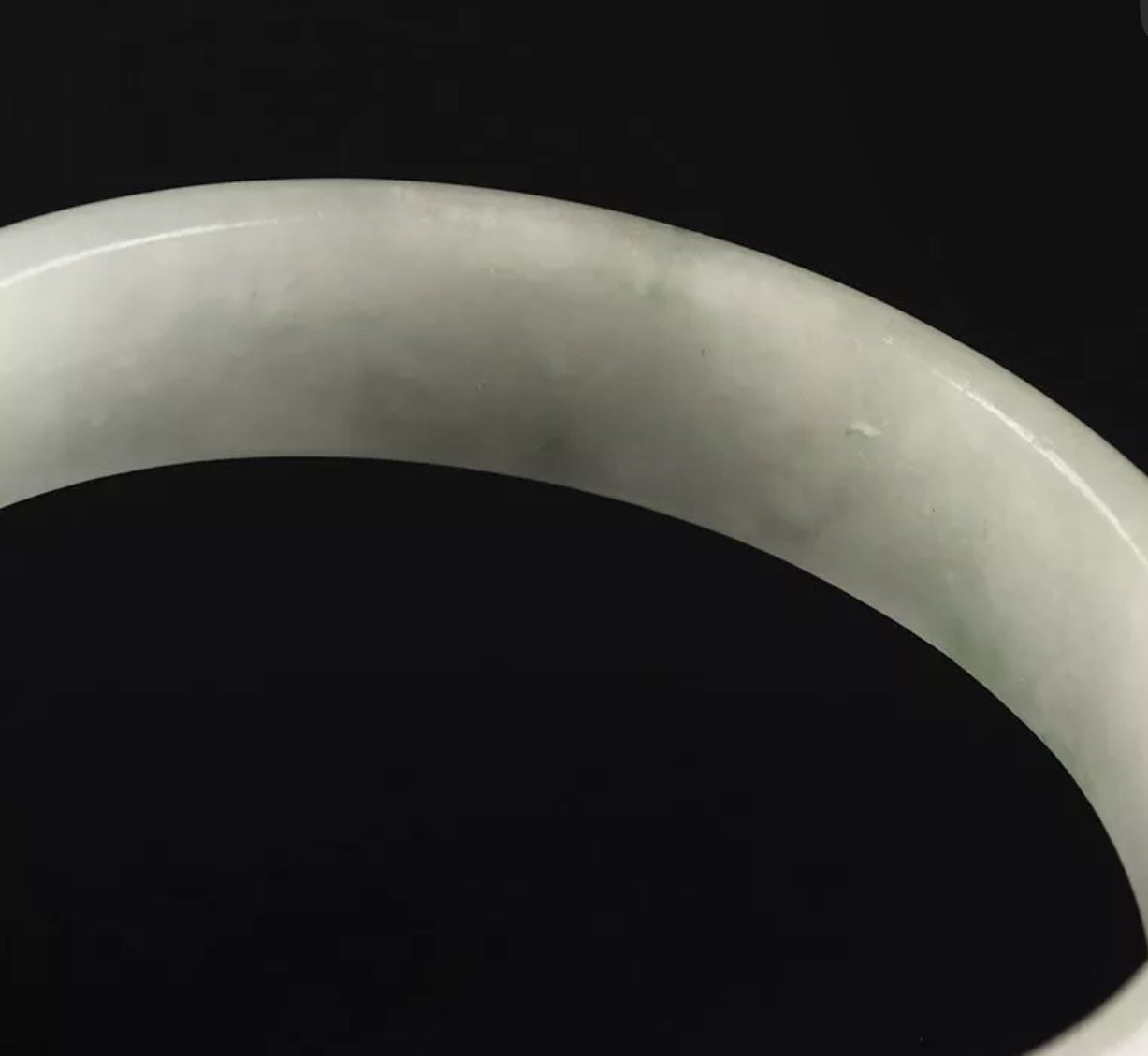 VINTAGE Large Jadeite Pale Lavender Jade Bangle w/ Flower Jade Size 60mm Y031 - JazzyJewelbyAmina