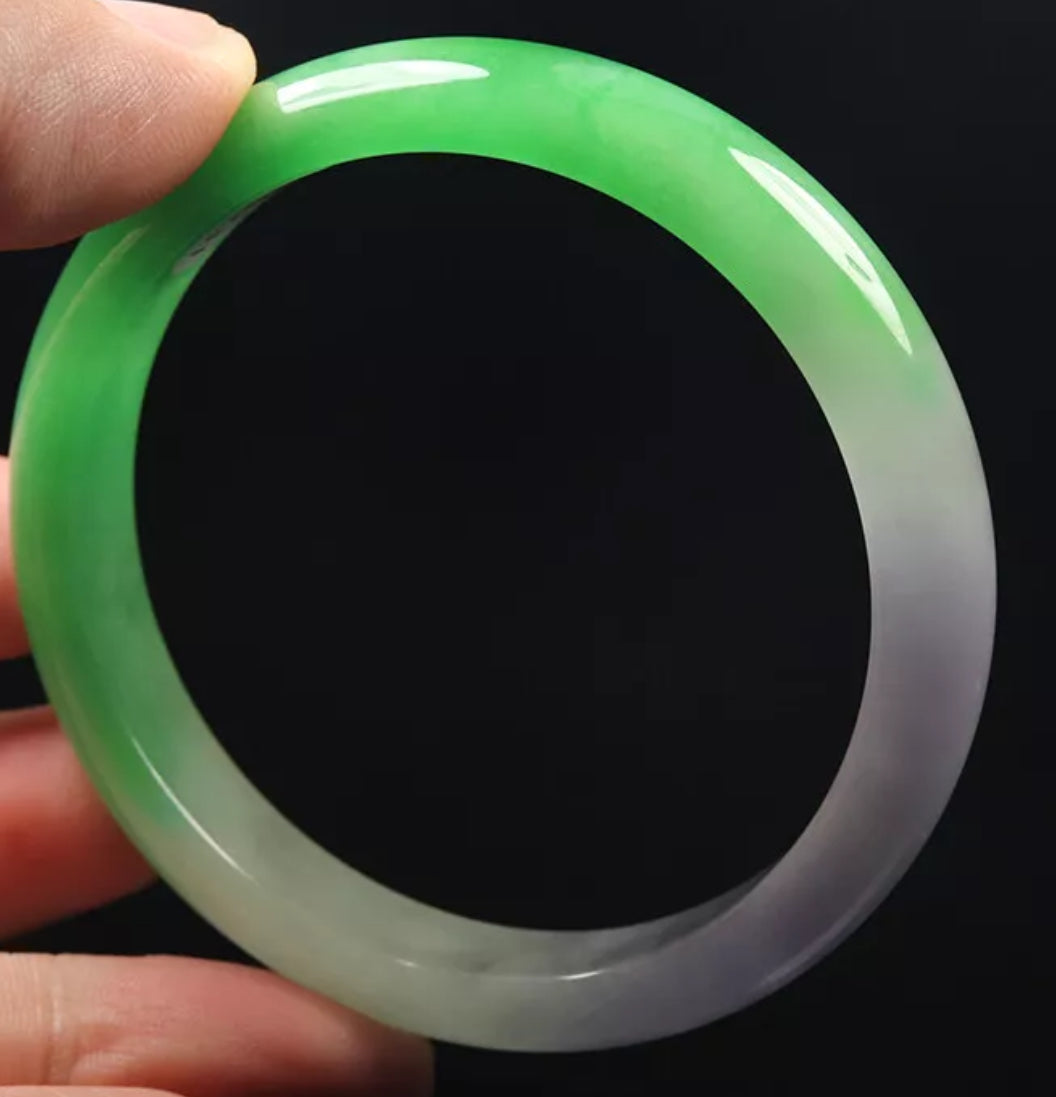 VINTAGE Medium Jadeite Green/Lavender Jade Bangle Size 58mm U515 - JazzyJewelbyAmina