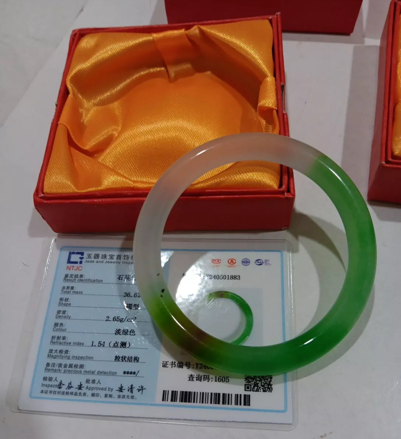 VINTAGE Large Jadeite Green/Lavender Jade Bangle Size 62.8mm Round Princess Cut U605 - JazzyJewelbyAmina