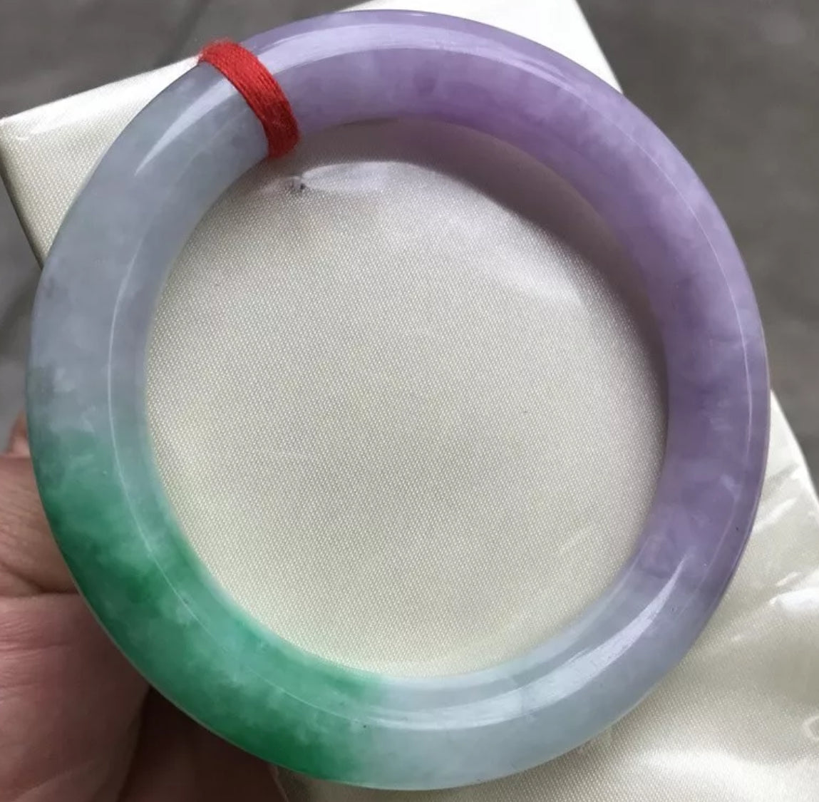 VINTAGE Large Jadeite Green/Lavender/White Jade Bangle Size 60mm Round Princess Cut D992 - JazzyJewelbyAmina