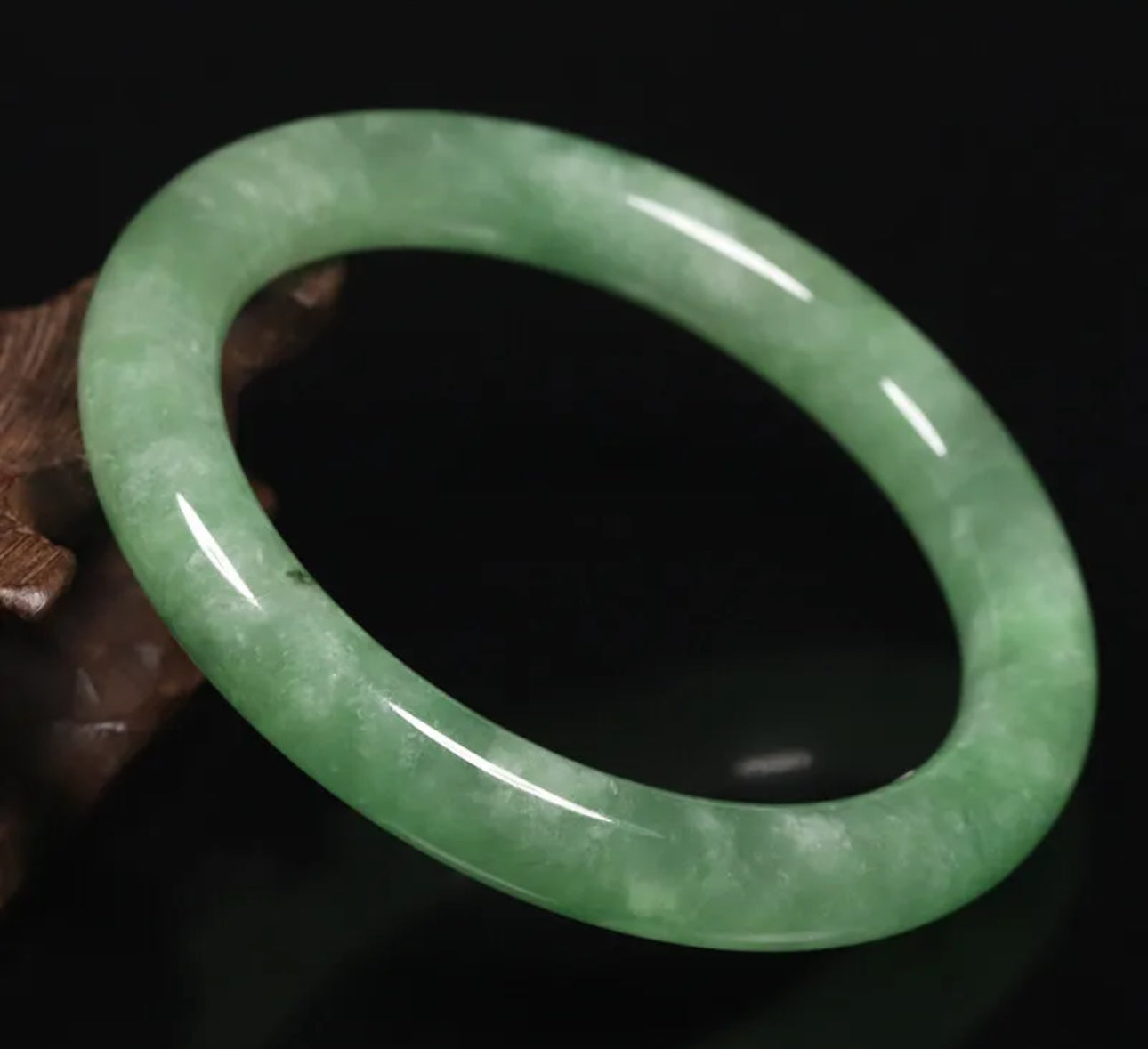 VINTAGE Small Jadeite Green Jade Bangle Round Princess Cut Size 55mm Y395 - JazzyJewelbyAmina