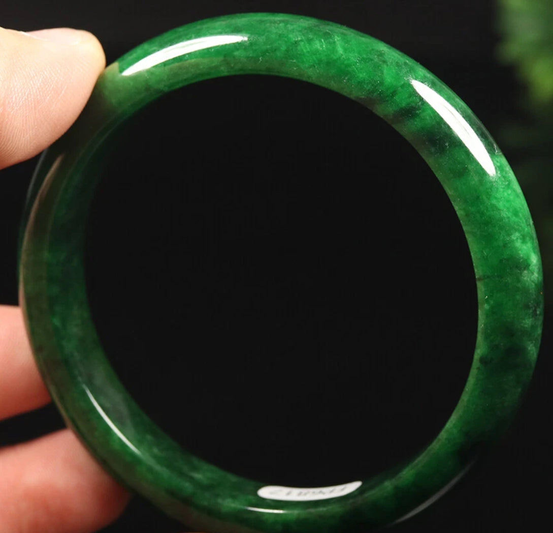 VINTAGE Medium Jadeite Green Hade Bangle size 58mm Y687