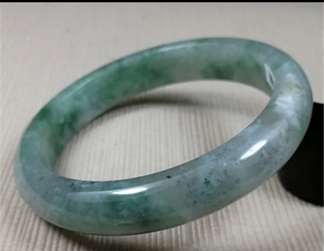 VINTAGE Large Jadeite Green Jade Bangle Size 62mm S80 - JazzyJewelbyAmina