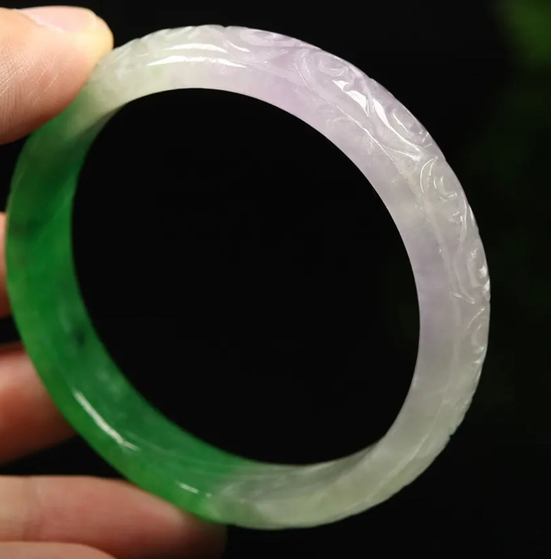 VINTAGE Small Jadeite Green/White/Lavender Hand-carved Ruyi Jade Bangle Size 55mm M847 - JazzyJewelbyAmina